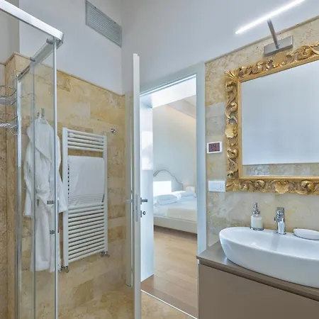 Luxury Marigold View I Comfort Sauna & Infinity Pool Apartment