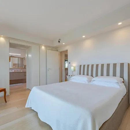 Luxury Spaccasole View I Comfort Sauna & Infinity Pool 公寓 *