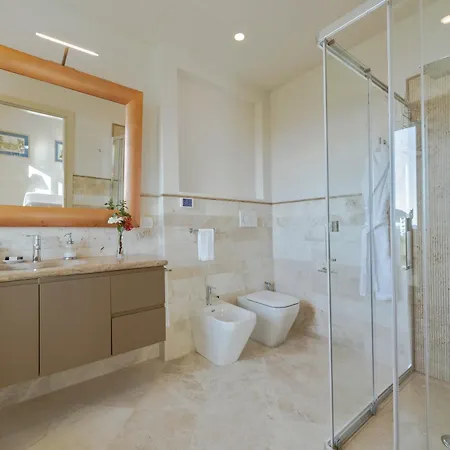 Luxury Marigold View I Comfort Sauna & Infinity Pool Apartment *