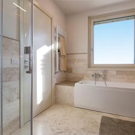 Luxury Marigold View I Comfort Sauna & Infinity Pool Apartment *